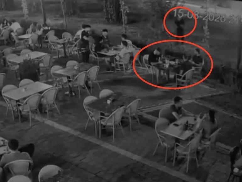 Ağacın arkasında pusuda bekleyip kafede oturan kişiyi vurdu