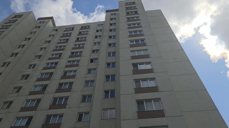 Avcılar’da tatile giden ailenin 700 daireli sitedeki evinden 5 milyon lira değerinde döviz ve ziynet eşyası çalındı