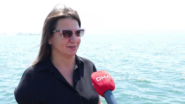 Türk donanmasından TEKNOFEST Mavi Vatan kapsamında İzmit Körfezinde selamlama geçişi