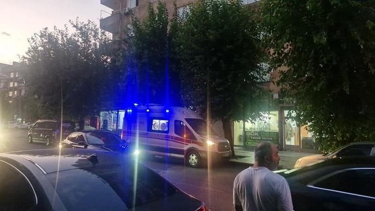 Diyarbakır’da 7 katlı binanın çatı katında yangın