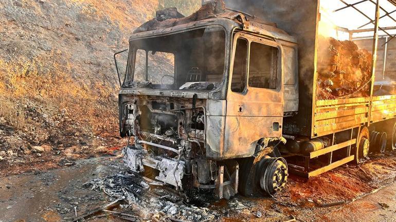 Manisada seyir halindeki TIR alev alev yandı