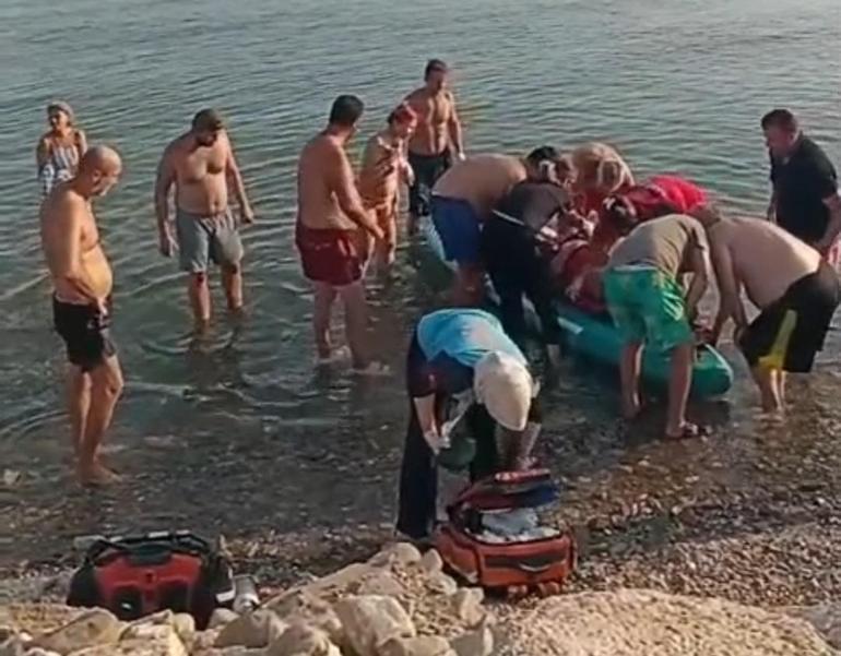 Boğulma tehlikesi geçiren 2 kız kardeşe ilk müdahaleyi sahildeki doktor ve emekli hemşire yaptı