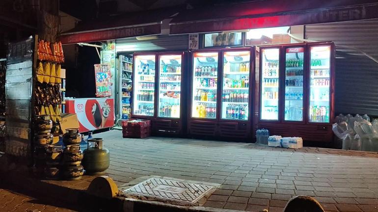 Fatihte midyeciyle tartışan şüpheli, kavgayı ayırmaya çalışan midyecinin kız kardeşini bıçakladı