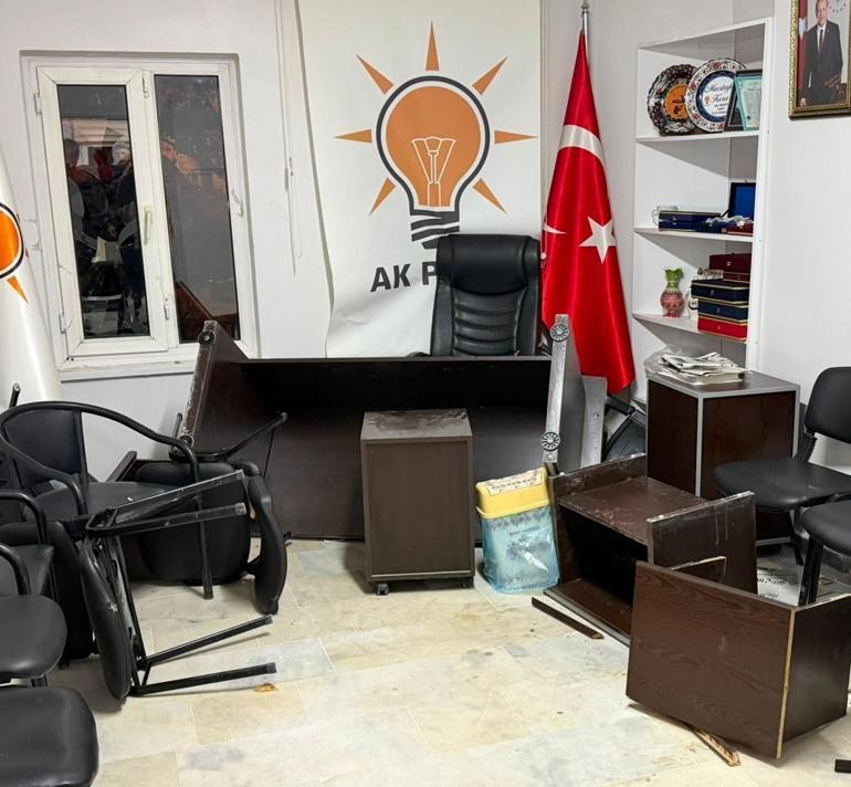 AK Parti Emet İlçe Başkanlığı binasına saldırı