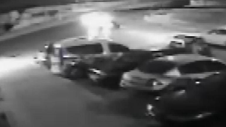 Esenyurtta kontrolsüz dönüş yapan taksi motosiklete çarptı: 2 yaralı