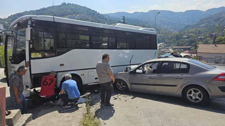 Halk otobüsü ile otomobil çarpıştı: 7 yaralı