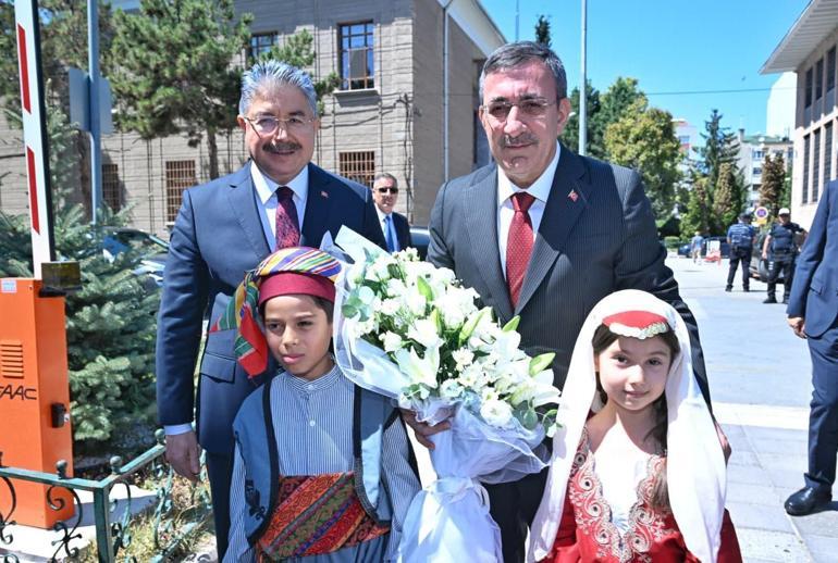 Cumhurbaşkanı Yardımcısı Yılmaz: Vatandaşın yastık altı, Merkez Bankası rezervinden büyük