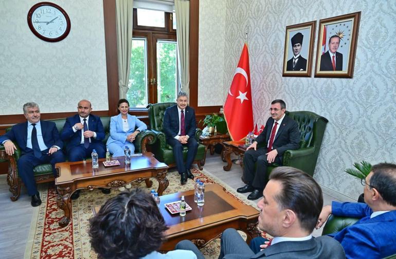 Cumhurbaşkanı Yardımcısı Yılmaz: Vatandaşın yastık altı, Merkez Bankası rezervinden büyük