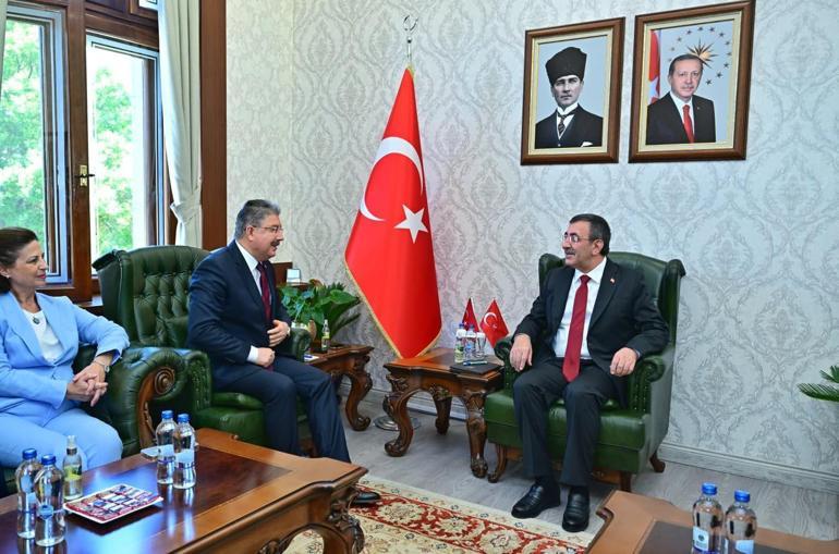 Cumhurbaşkanı Yardımcısı Yılmaz: Vatandaşın yastık altı, Merkez Bankası rezervinden büyük