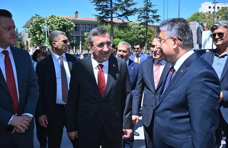 Cumhurbaşkanı Yardımcısı Yılmaz: Vatandaşın yastık altı, Merkez Bankası rezervinden büyük