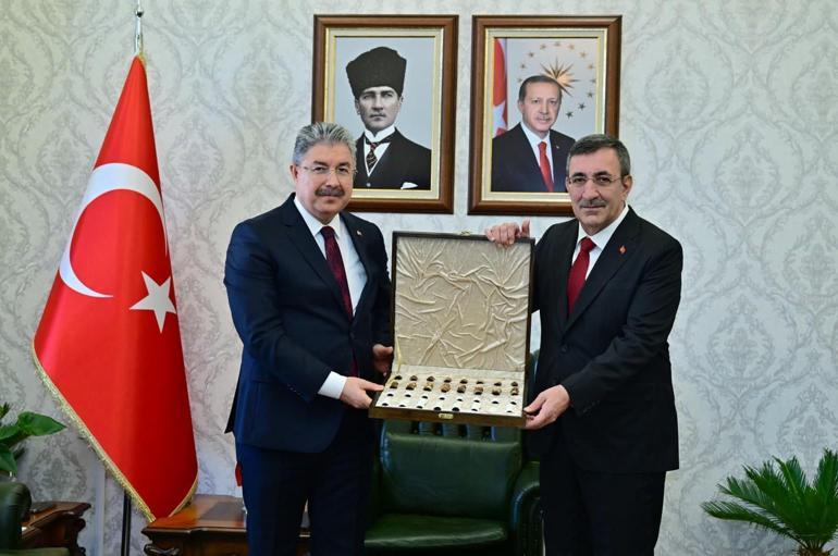 Cumhurbaşkanı Yardımcısı Yılmaz: Vatandaşın yastık altı, Merkez Bankası rezervinden büyük