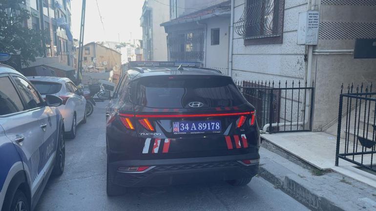 Şişlide bir evde silahla başından vurulmuş erkek cesedi bulundu