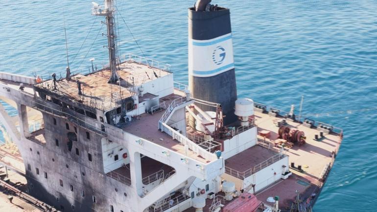 Rusyada İHA saldırısına uğrayan gemi İstanbul Boğazından geçti