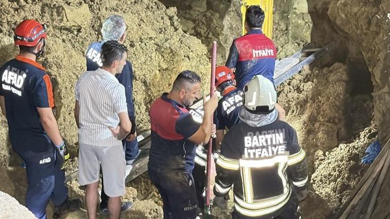 Su kuyusuna hortum bağlarken baba- oğul toprak altında kaldı