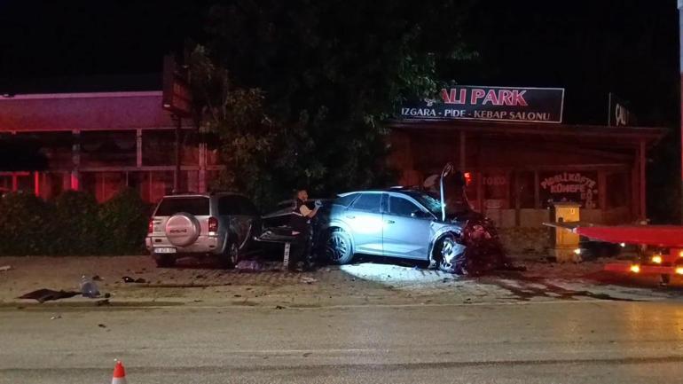 Bursada otomobil ile cip çarpıştı: 2 ölü, 2 yaralı