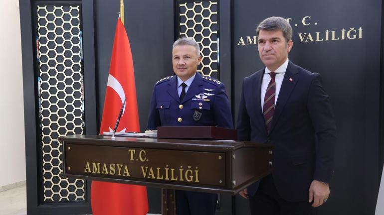 Merzifon 5inci Ana Jet Üs Komutanı olarak atanan Alper Gezeravcı, Vali Bakanı ziyaret etti