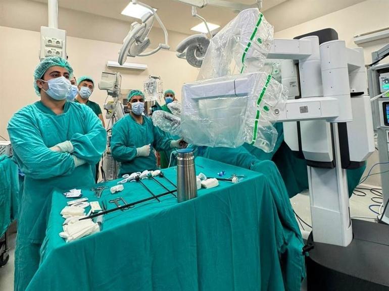 Pelvik cerrahide robot avantajı