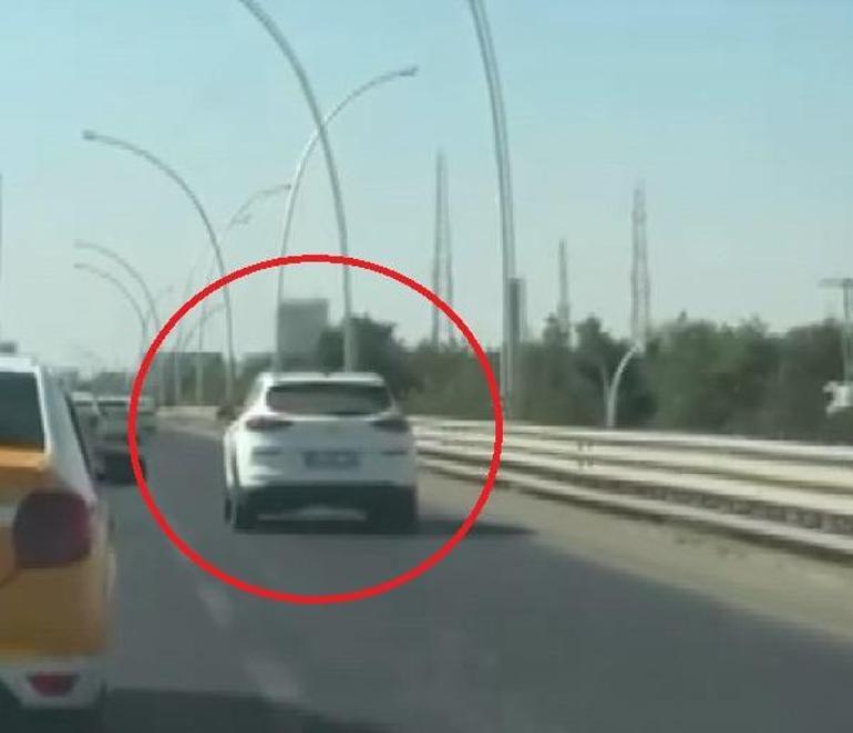Trafikte otomobiliyle makas attı; o anlar kamerada