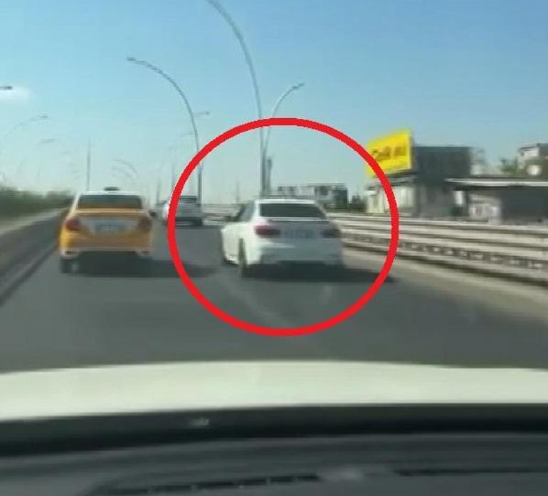 Trafikte otomobiliyle makas attı; o anlar kamerada