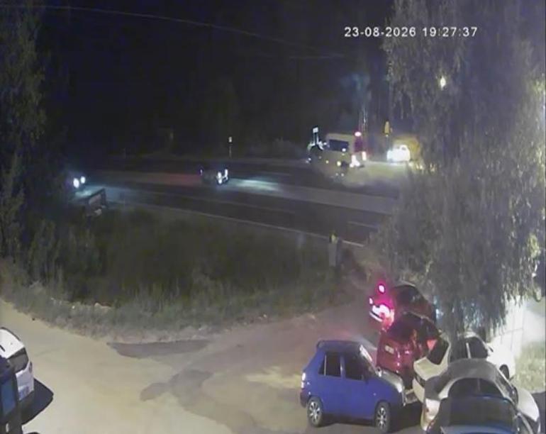 Minibüsü ile otomobil çarpıştı: 11 yaralı