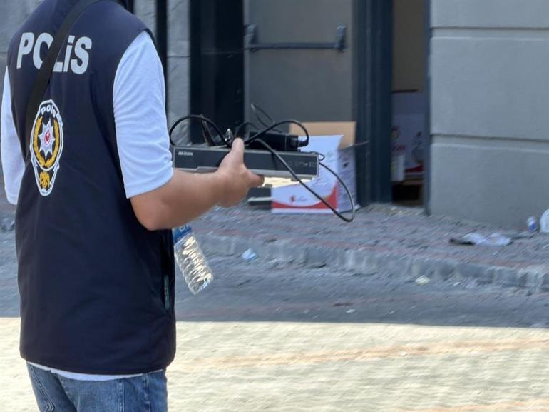 Plazadaki yangının boyutu, gün ağarınca ortaya çıktı
