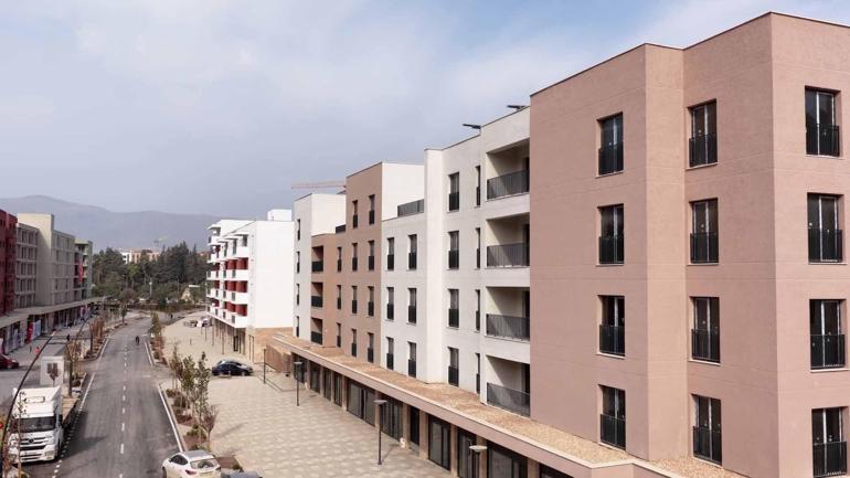 Bakan Kurum: Hatay’da açılan kepenkler yeniden başlayan hayatın sesi oluyor