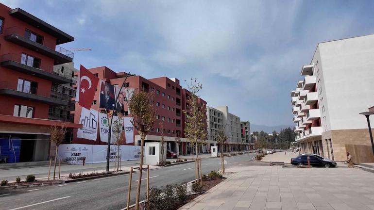 Bakan Kurum: Hatay’da açılan kepenkler yeniden başlayan hayatın sesi oluyor