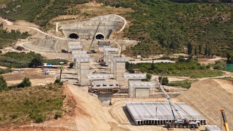 Antalya-Alanya Otoyolu’nda fiziki gerçekleşme yüzde 30’a ulaştı