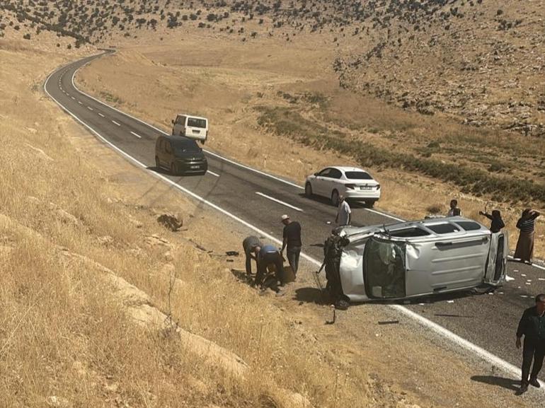 Hafif ticari araç takla attı; 2 çocuktan biri öldü diğeri yaralandı