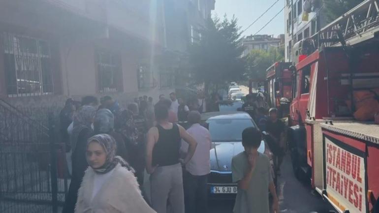 Küçükçekmecede evde deodorant kutusu patladı; 2si çocuk 3 yaralı