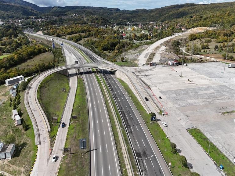 Anadolu Otoyolunun İstanbul istikametinde yol çalışması