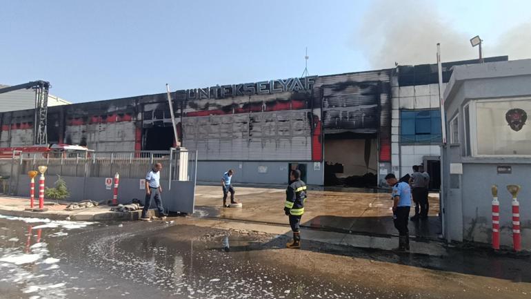 Gaziantepte elyaf fabrikasında yangın; 2 işçi dumandan etkilendi