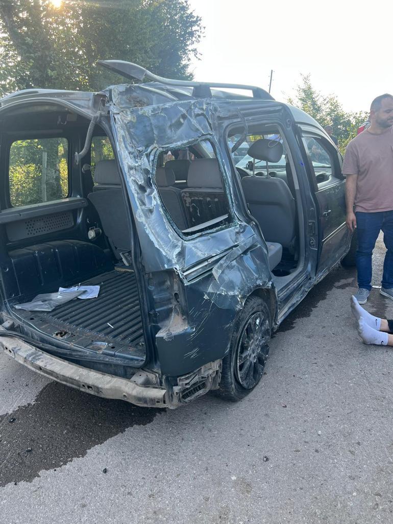 Orduda hafif ticari araç takla attı: 5 yaralı