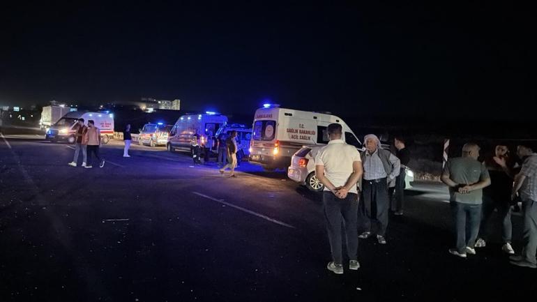 Şanlıurfada iki yolcu otobüsü çarpıştı: 13 yaralı