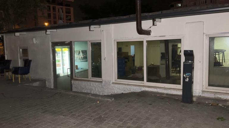 Büyükçekmece’de kıraathaneye silahlı saldırı: 3 yaralı