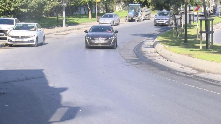 Sultangazide cip park halindeki hafriyat kamyonuna çarptı: 3ü çocuk 6 yaralı