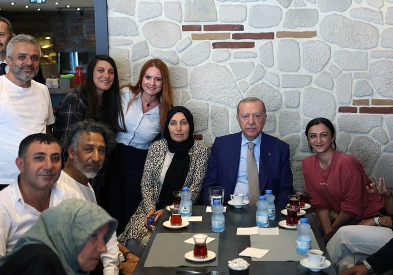 Cumhurbaşkanı Erdoğan, Üsküdarda esnafı ziyaret etti