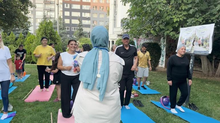 Bakan Memişoğlu, vatandaşlarla birlikte egzersiz yaptı