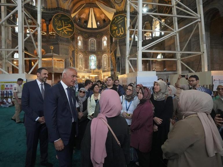 Bakan Ersoy, Ayasofyadaki restorasyon çalışmalarını inceledi