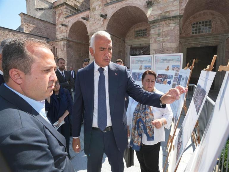 Bakan Ersoy, Ayasofyadaki restorasyon çalışmalarını inceledi