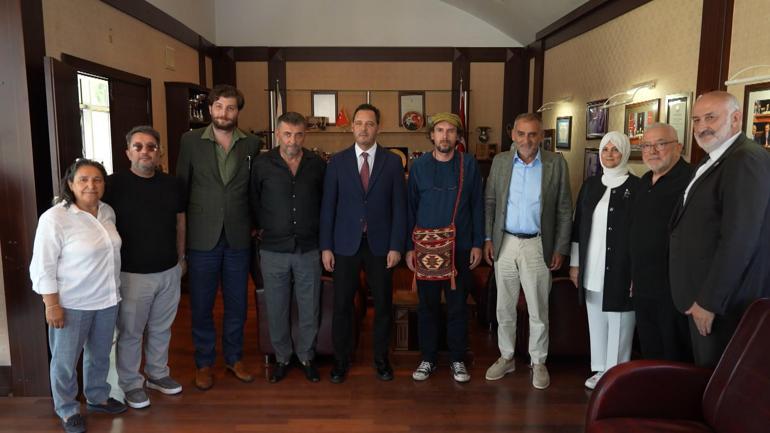 Havai fişekle evi yanan ressama Kasımpaşa Spor Kulübünden destek