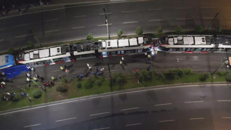 Zeytinburnunda iki tramvay çarpıştı: 11 yaralı