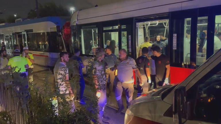 Zeytinburnunda iki tramvay çarpıştı: 11 yaralı