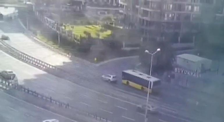 Zeytinburnu’nda 2 kişinin öldüğü İETT otobüsü kazasına neden olduğu belirtilen otomobil sürücüsü adliyeye sevk edildi