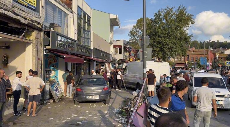 Beykoz’da otomobil kaldırımdaki yayaların arasına daldı: 6 yaralı