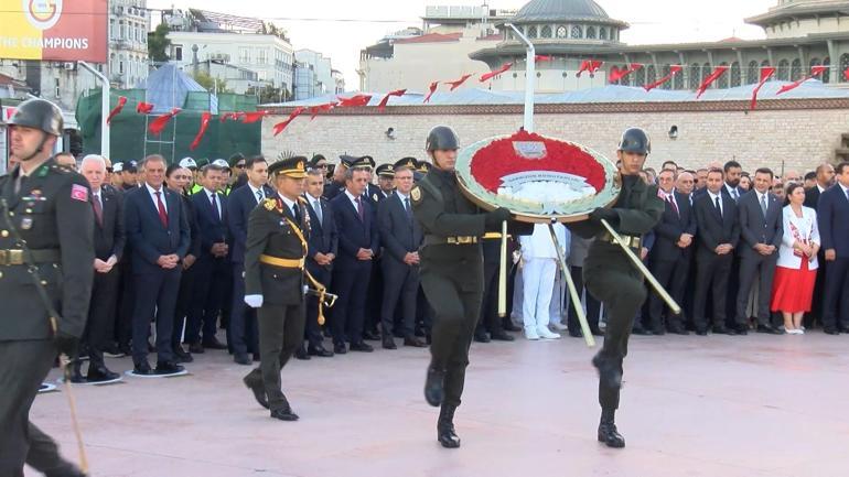 Taksim Meydanında 30 Ağustos Zafer Bayramı töreni