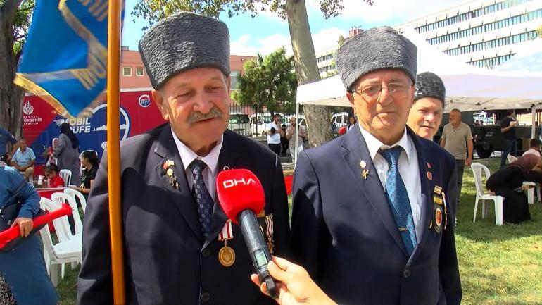 30 Ağustos Zafer Bayramı’nı Vatan Caddesi’nde coşkuyla kutladılar: İyi ki bu vatanda yaşıyoruz