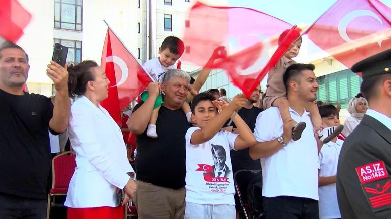 30 Ağustos Zafer Bayramı’nı Vatan Caddesi’nde coşkuyla kutladılar: İyi ki bu vatanda yaşıyoruz