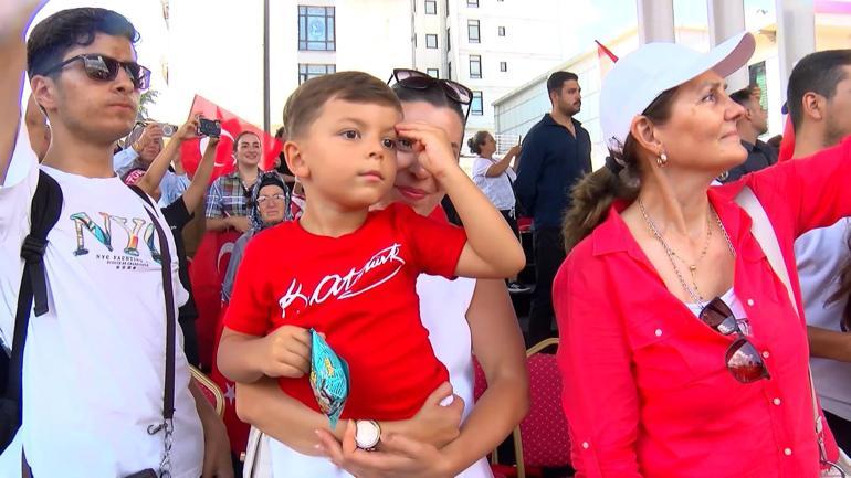 30 Ağustos Zafer Bayramı’nı Vatan Caddesi’nde coşkuyla kutladılar: İyi ki bu vatanda yaşıyoruz