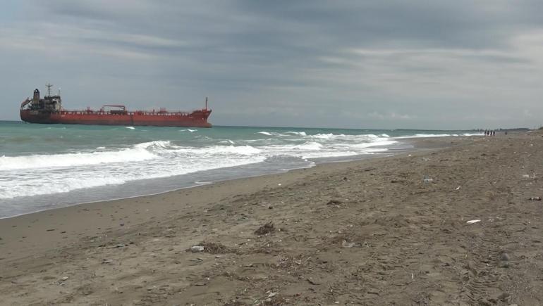 Karadeniz’de dron saldırısına uğrayan tanker, Samsun’da karaya oturdu